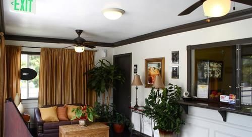 Casa Bella Downtown La Motel