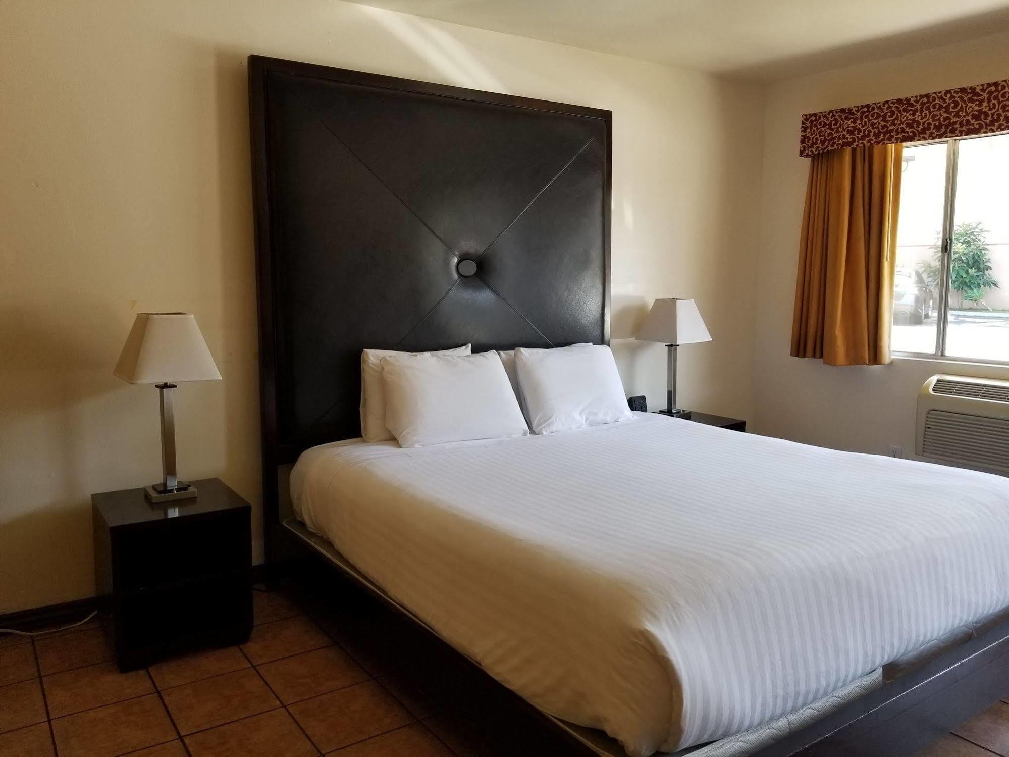 Casa Bella Downtown La Motel 2*